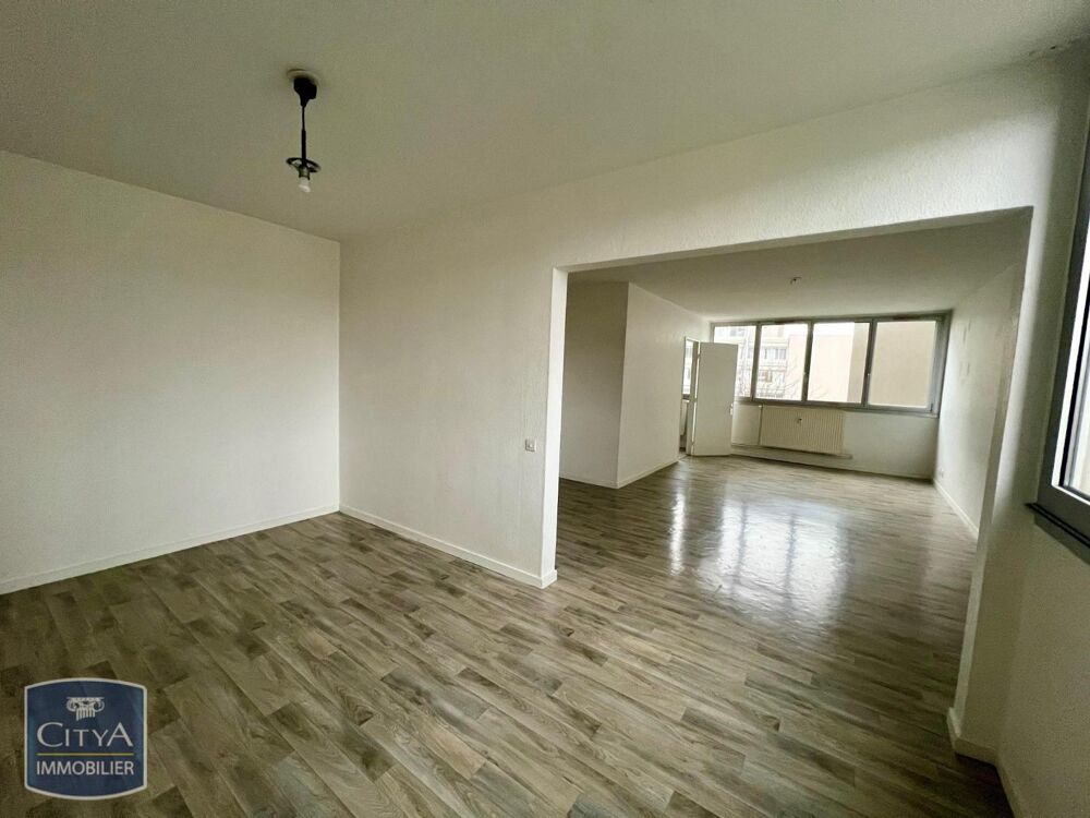 À LOUER : Appartement rénové T4 situé à Lille. L'apparte....