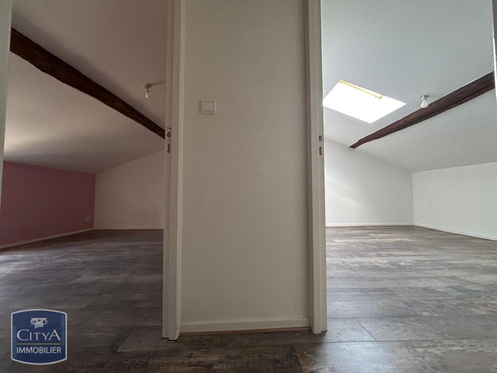À LOUER : Découvrez cet agréable appartement T3 en duple....