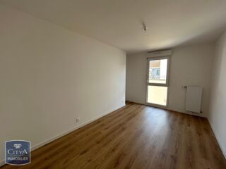  Appartement à louer 3 pièces 65 m²