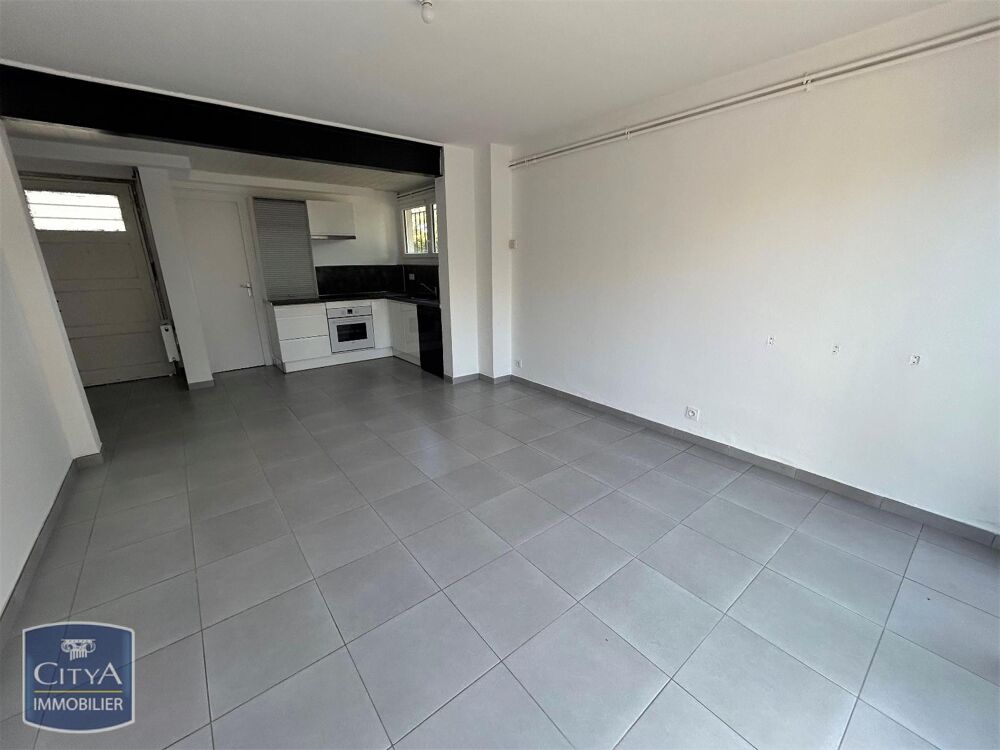 À LOUER : Appartement T3 situé à Cholet, dans le départe....