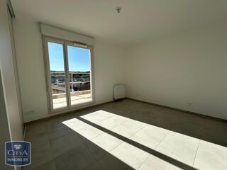  Appartement à louer 4 pièces 100 m²