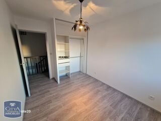  Appartement à louer 4 pièces 91 m²
