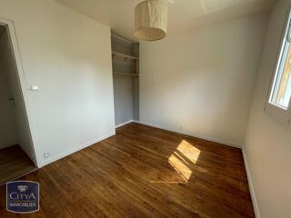  Appartement à louer 4 pièces 66 m²