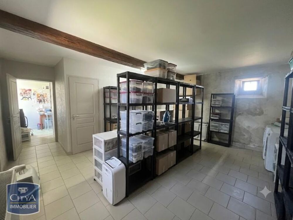 À LOUER : Maison de campagne T5 située à Ligré, dans le ....