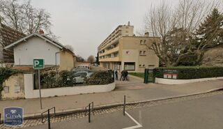  Parking / Garage � louer 