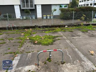  Parking / Garage à louer 