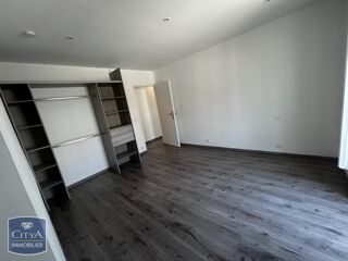  Appartement à louer 3 pièces 76 m²