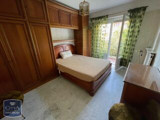  Appartement à louer 4 pièces 79 m²