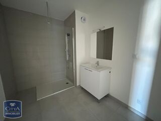  Appartement à louer 3 pièces 67 m²