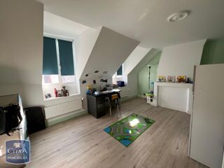  Appartement à louer 5 pièces 104 m²