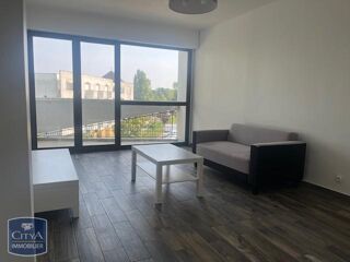 Appartement à louer 4 pièces 79 m²