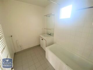  Appartement à louer 3 pièces 75 m²