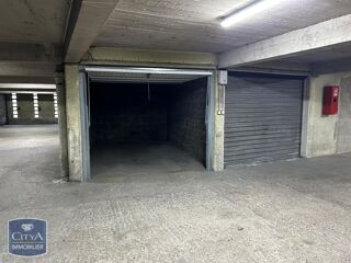  Parking / Garage à louer 