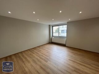  Appartement à louer 4 pièces 95 m²