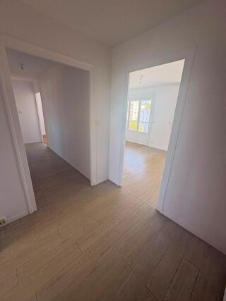  Appartement à louer 3 pièces 70 m²