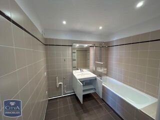  Appartement à louer 2 pièces 64 m²