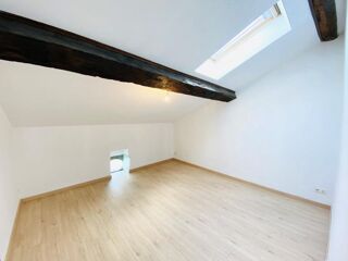  Appartement à louer 3 pièces 93 m²