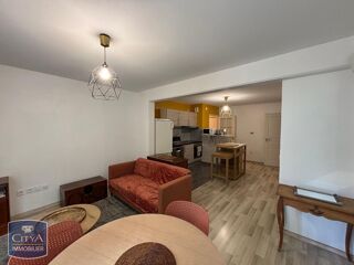  Appartement à louer 3 pièces 65 m²