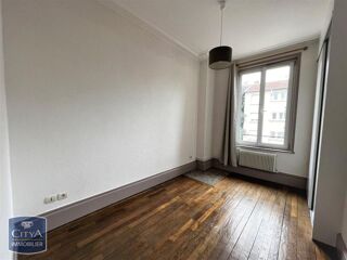  Appartement à louer 3 pièces 65 m²