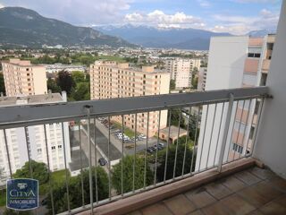  Appartement à louer 5 pièces 86 m²