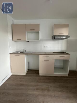  Appartement à louer 4 pièces 93 m²