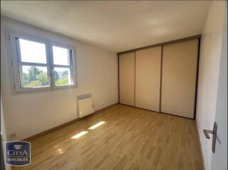  Appartement à louer 4 pièces 100 m²