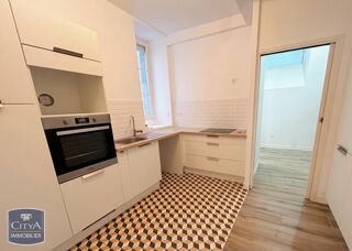  Appartement à louer 2 pièces 75 m²