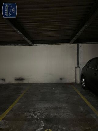  Parking / Garage � louer 