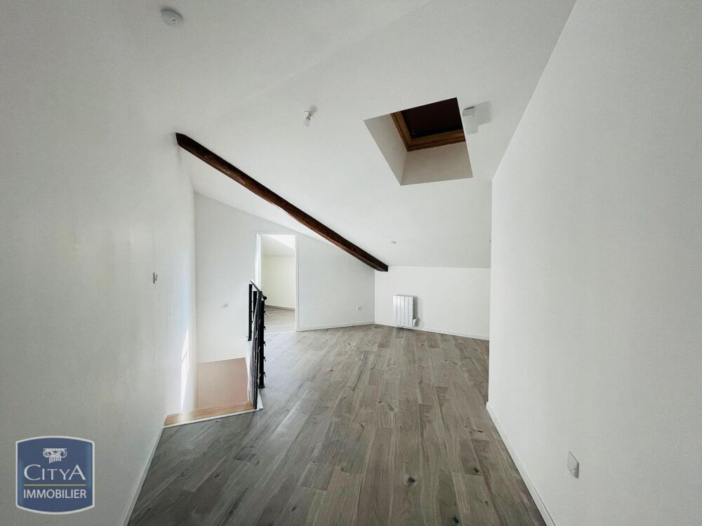 location Appartement - 3 pièce(s) - 82 m² Saint-Marcellin-en-Forez (42680)