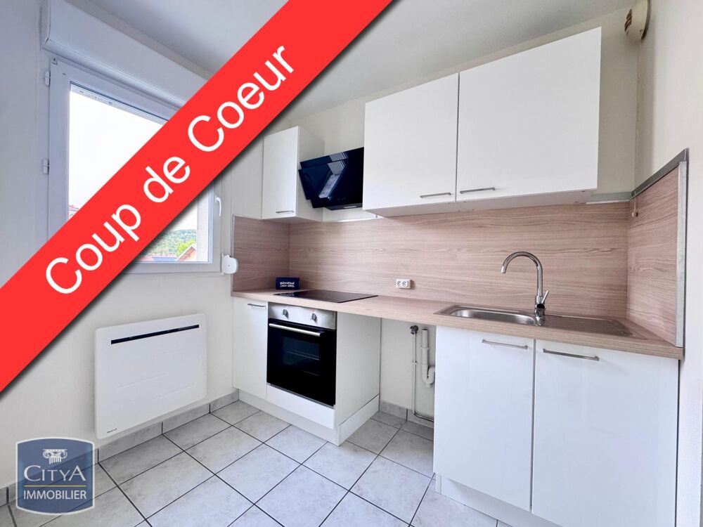 Découvrez cet appartement F3 entièrement rénové de 60,4 ....