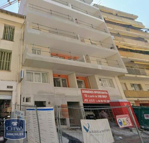  Parking / Garage � louer 