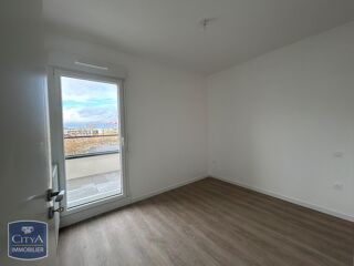  Appartement à louer 4 pièces 96 m²