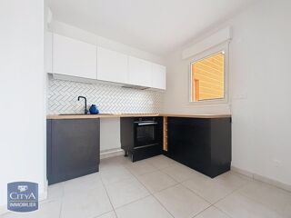  Appartement à louer 4 pièces 82 m²