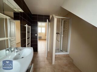  Appartement à louer 3 pièces 80 m²