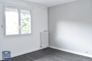  Appartement à louer 4 pièces 84 m²
