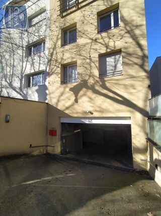  Parking / Garage � louer 