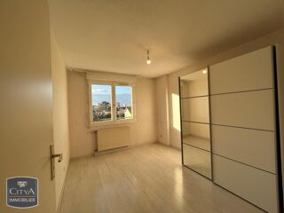  Appartement à louer 3 pièces 65 m²