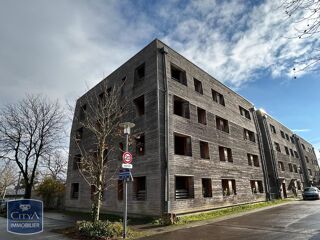  Appartement à louer 3 pièces 81 m²