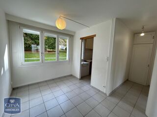  Appartement à louer 4 pièces 66 m²