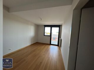  Appartement à louer 4 pièces 102 m²