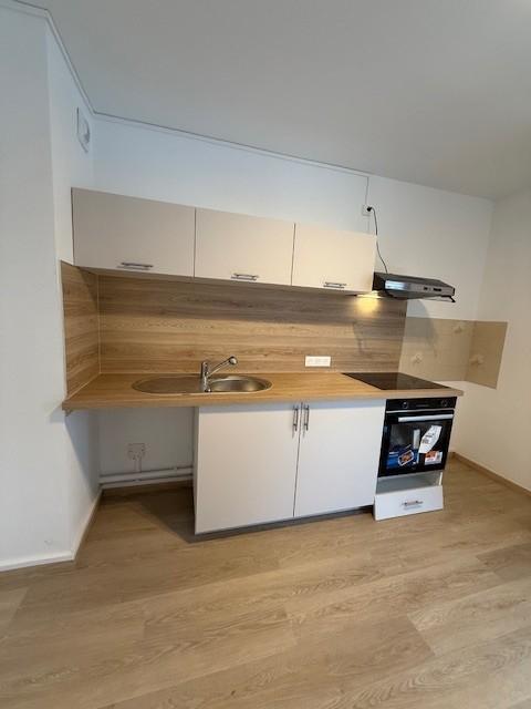   Location Appartement Appartement - 4 pi�ce(s) - 82 m�