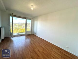  Appartement à louer 3 pièces 61 m²