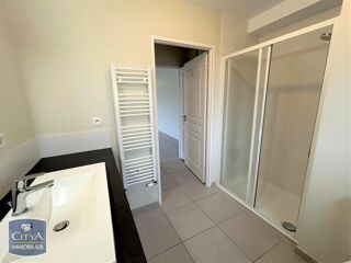 Appartement à louer 3 pièces 66 m²
