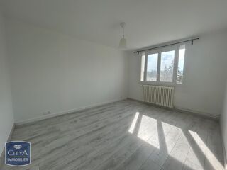  Appartement à louer 3 pièces 65 m²