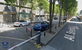  Parking / Garage à louer 10 m²