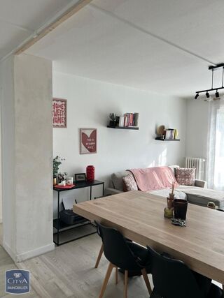  Appartement à louer 3 pièces 56 m²