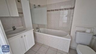  Appartement à louer 4 pièces 81 m²