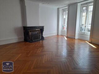  Appartement à louer 5 pièces 132 m²