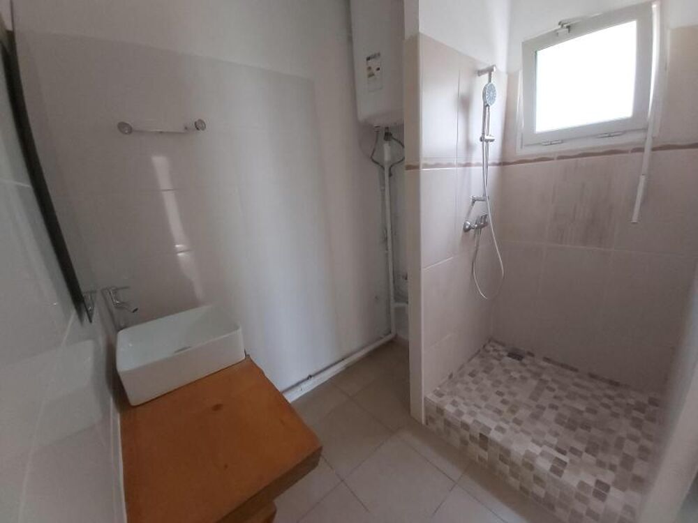 location Appartement - 1 pièce(s) - 31 m² La Possession (97419)
