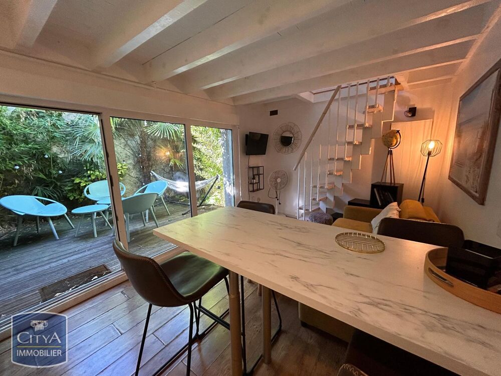 À LOUER : Charmant appartement meublé en duplex à deux p....